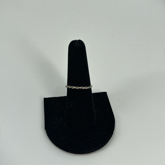 Sterling silver stackable ring size 6.5 - Picture 2 of 5